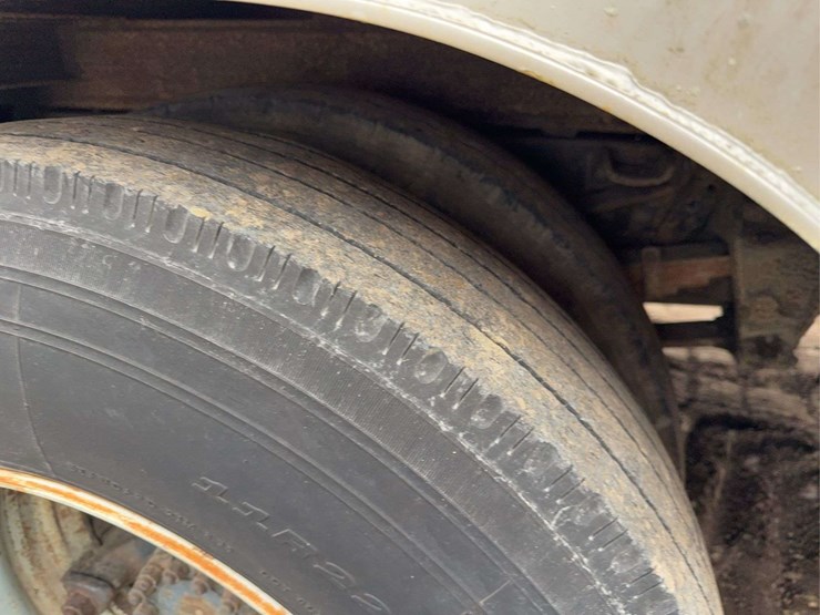 1981-ford-ln700-image-12