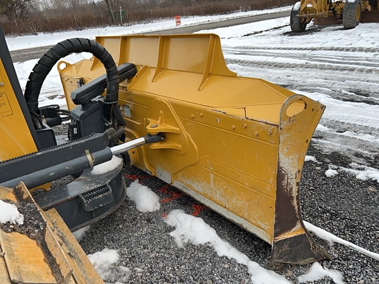 2023-deere-700l-image-4