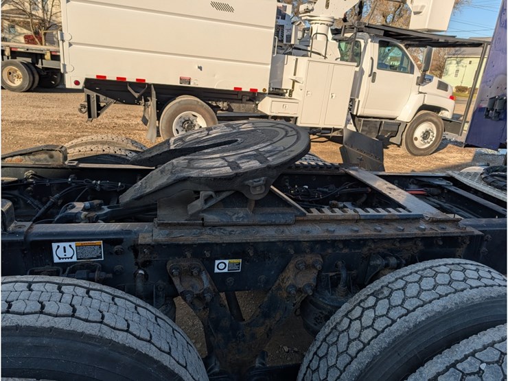 2020-kenworth-t680-image-8