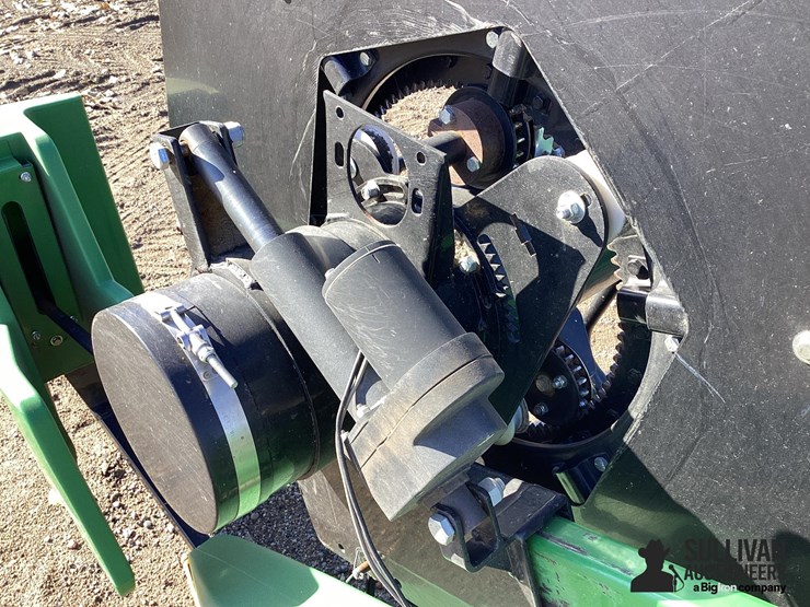 2014-john-deere-635f-image-12