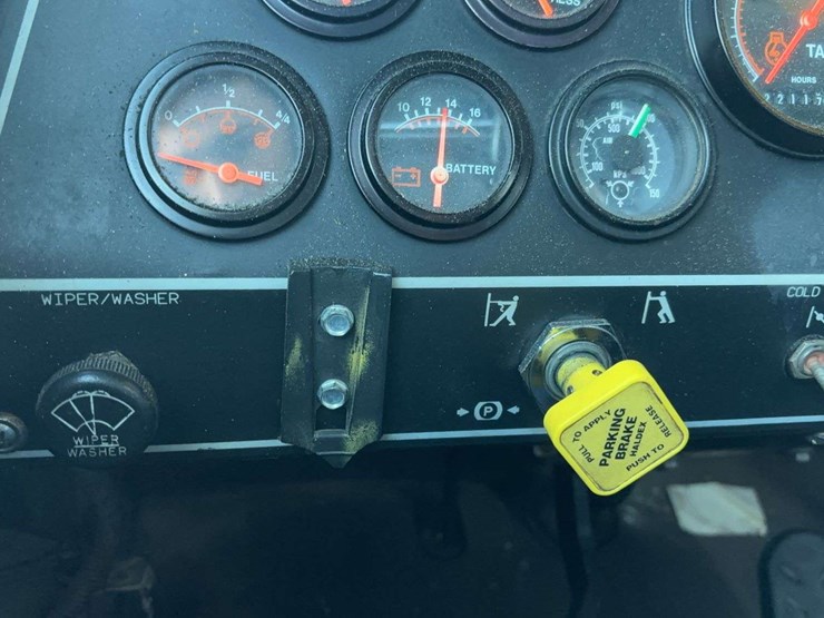 1993-grove-tms700b-image-62