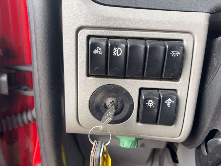 2018-peterbilt-579-image-53