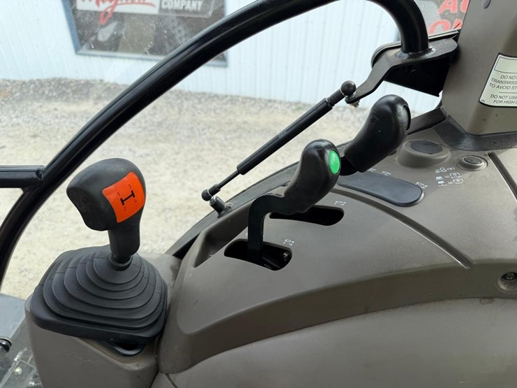 2019-case-ih-farmall-130a-image-24