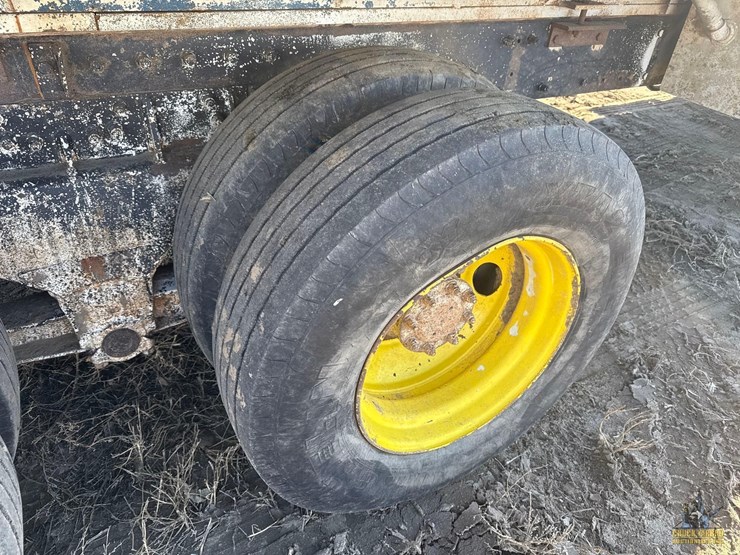 peterbilt-357-image-13