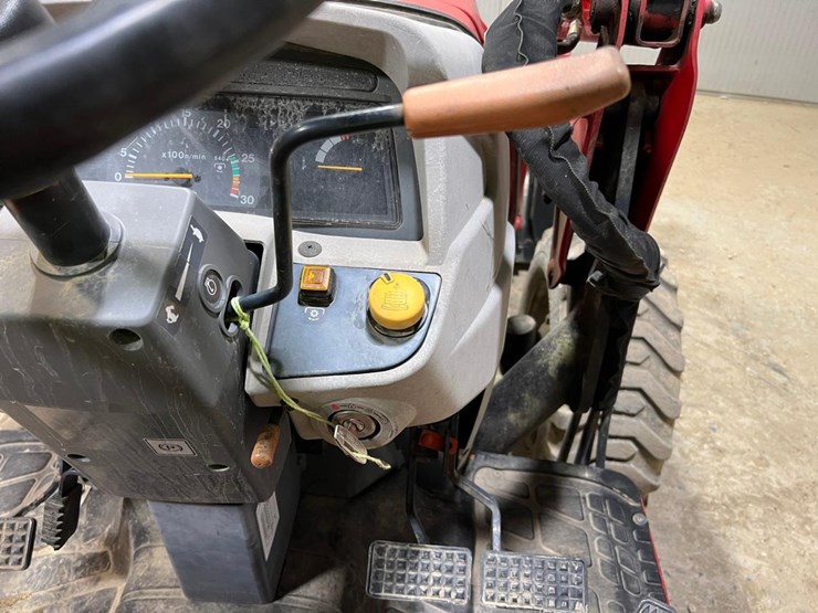 massey-ferguson-1533-image-25