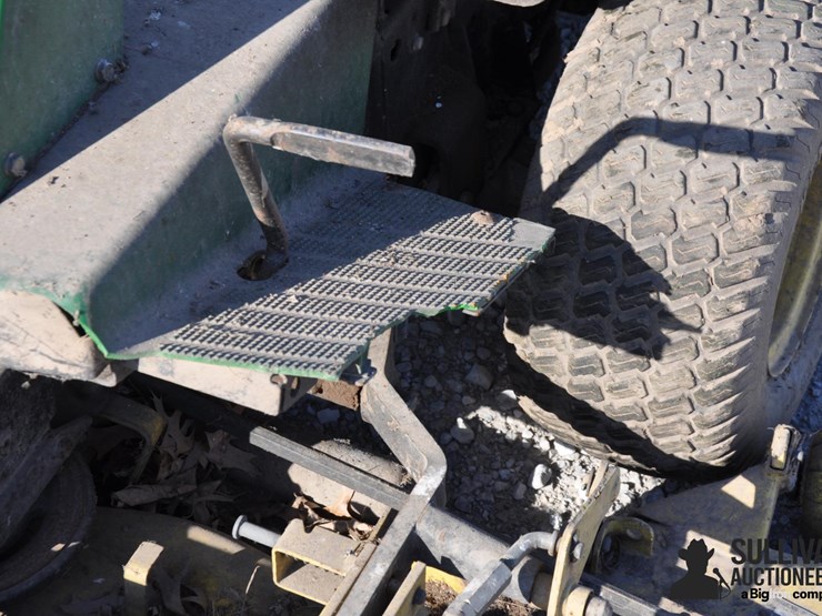 john-deere-f725-image-11