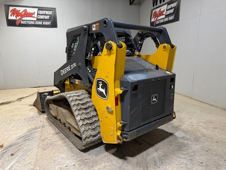 2021-deere-317g-image-3