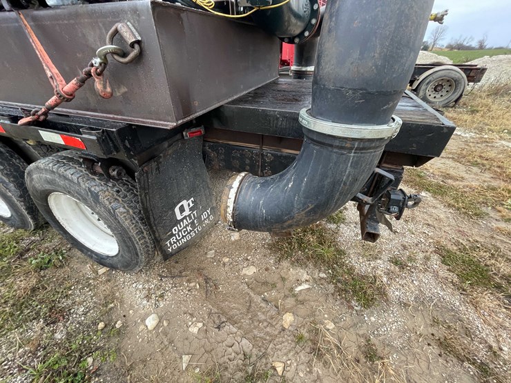 international-4900-image-39