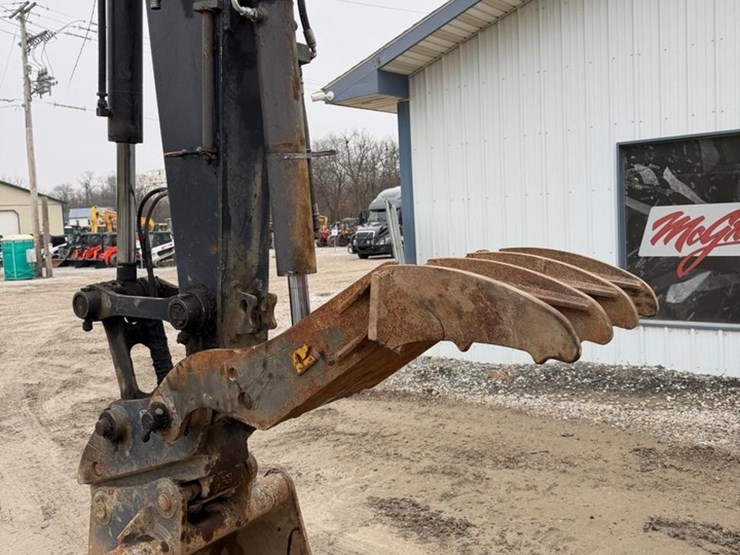 2018-deere-85g-image-13