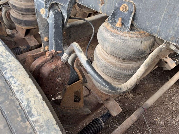 2016-kenworth-t880-image-12