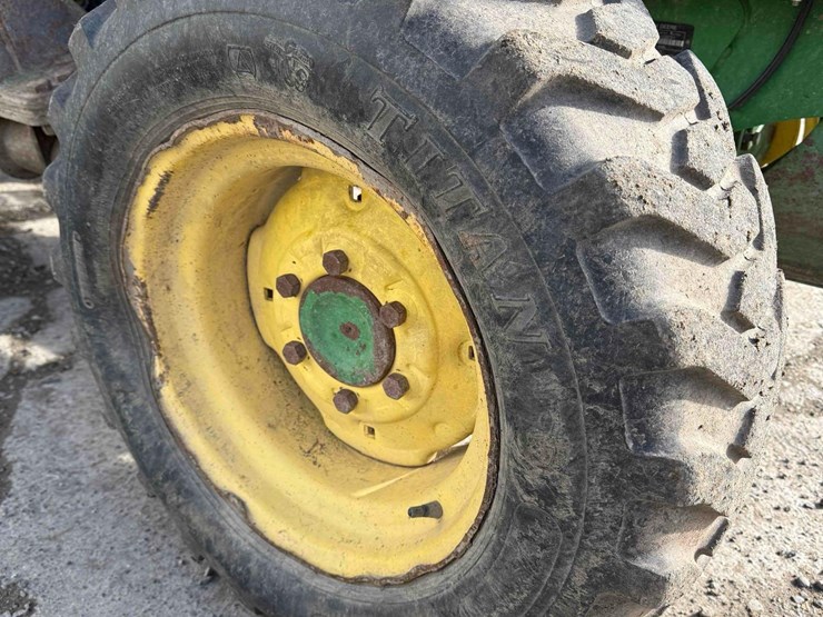 john-deere-4044m-image-9