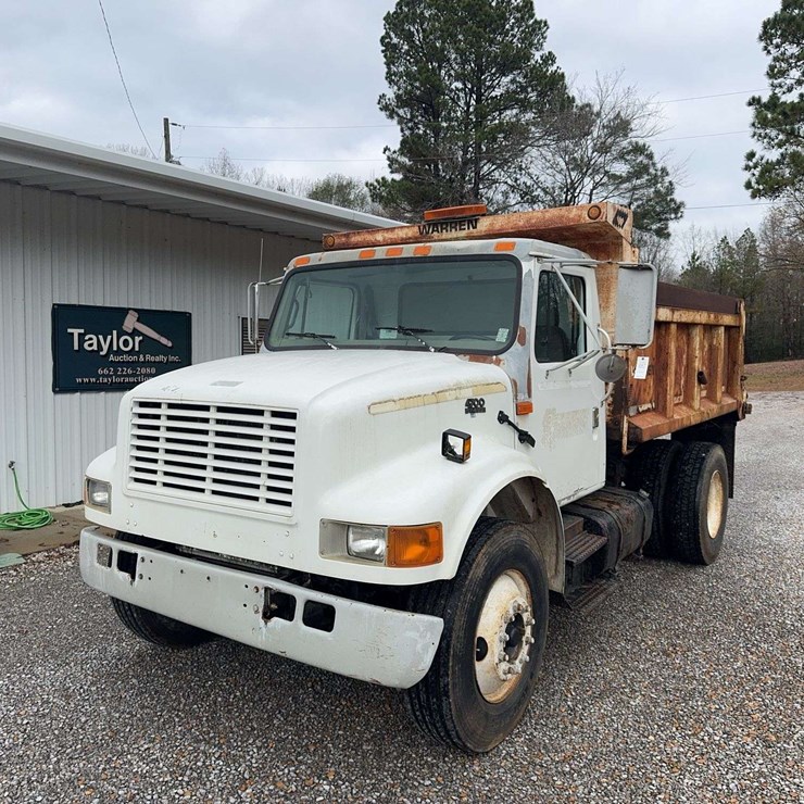 2001 INTERNATIONAL 4700