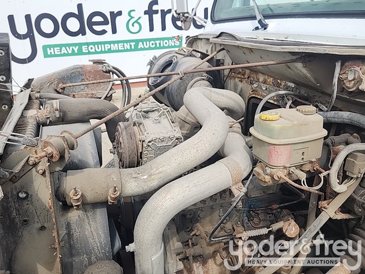 international-4700-image-24