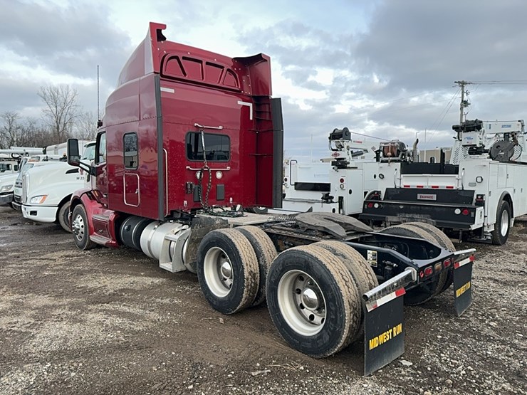 2020-peterbilt-579-image-4