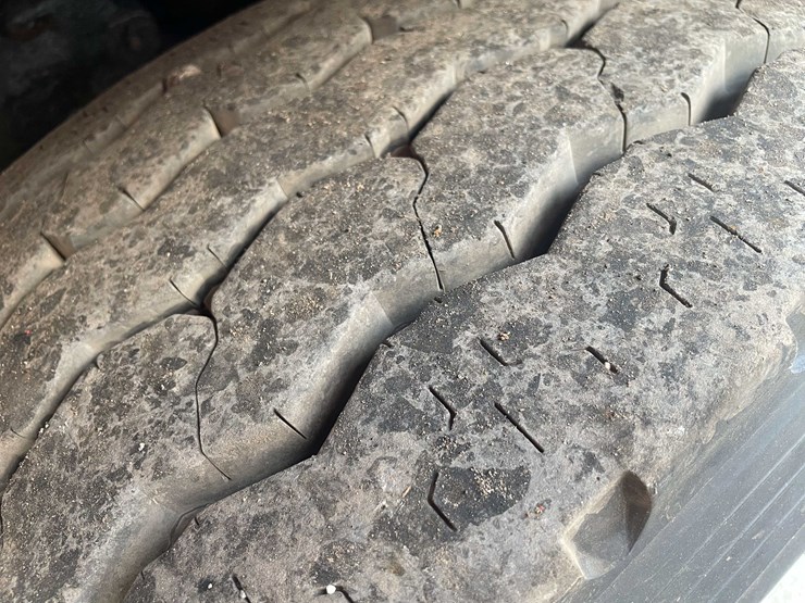 international-4900-image-11