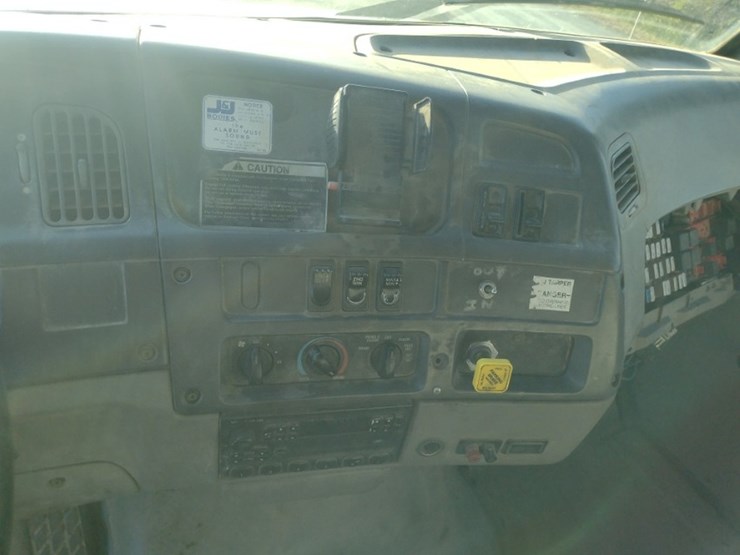 ford-lt9513-image-10