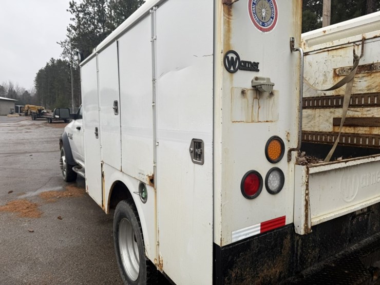 #1840-•-2013-ram-5500-4x4-service-truck-image-21