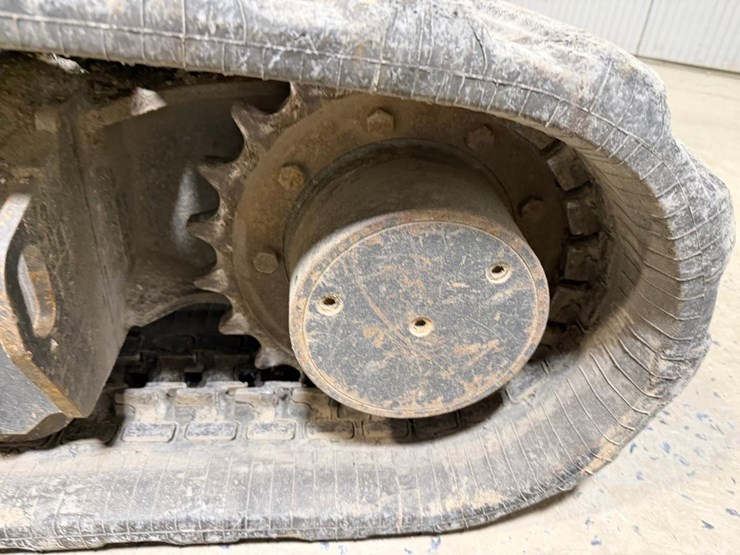 2022-case-cx37c-image-19