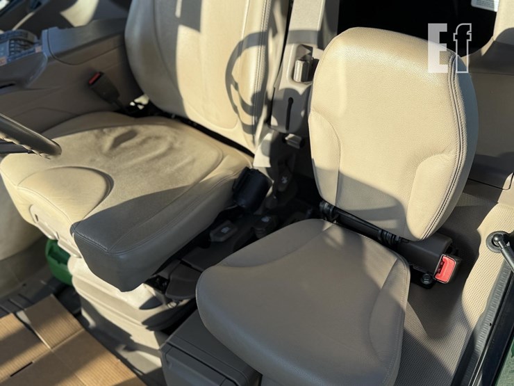 john-deere-r4038-image-28