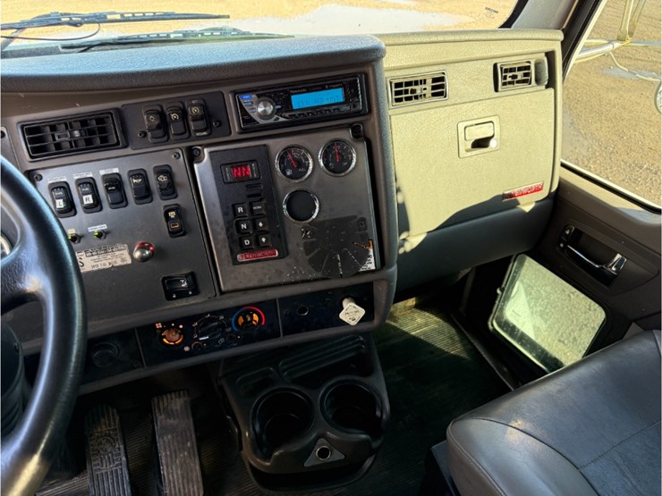 2015-kenworth-t270-image-31