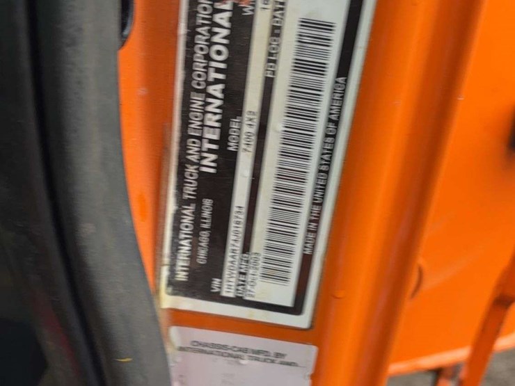 2004-international-7400-image-39