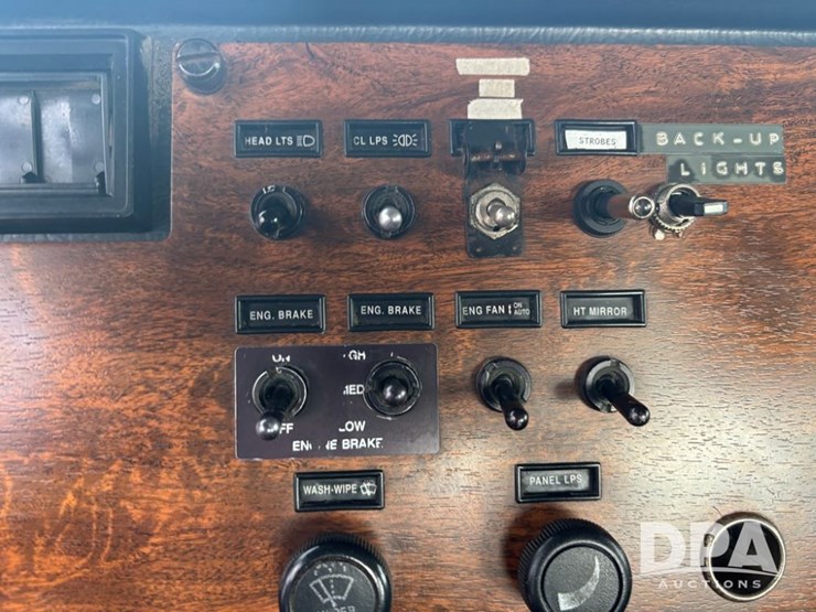 peterbilt-385-image-73