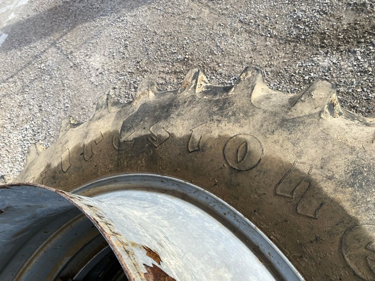 firestone-radial-18.4-38-duals-with-spacers-for-32”-combine-wheels-image-12