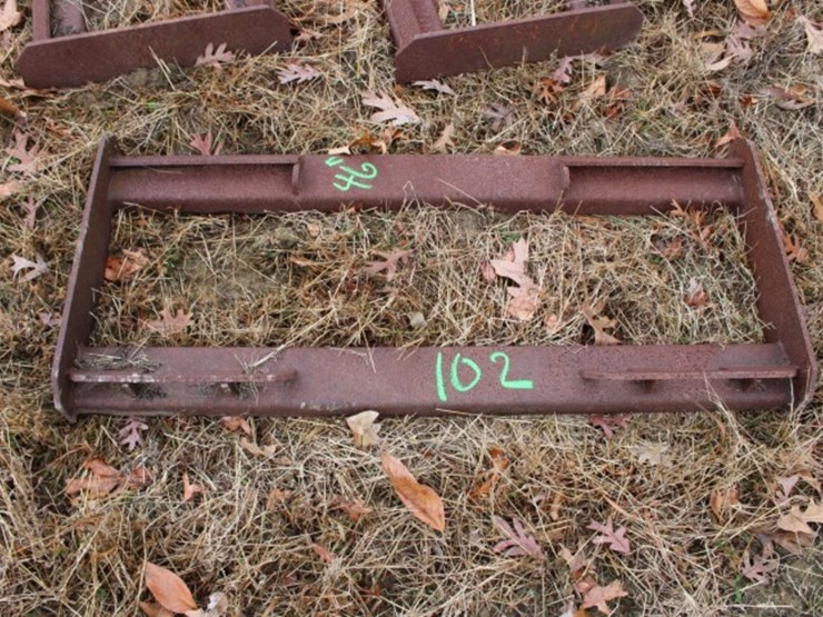 skid-loader-quick-hitch-bracket-46"-image-1