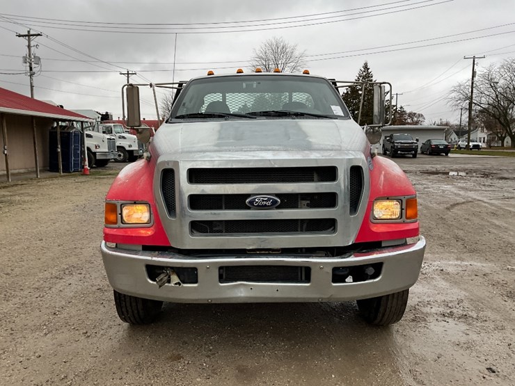 2015-ford-f650-image-3