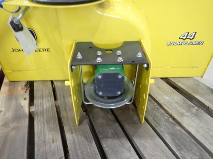 john-deere-44-image-12