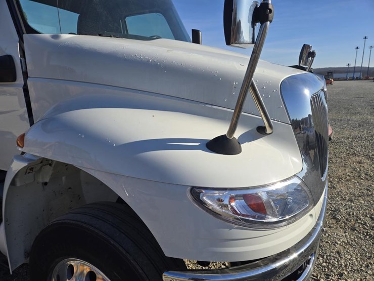 2022-international-mv607-image-10