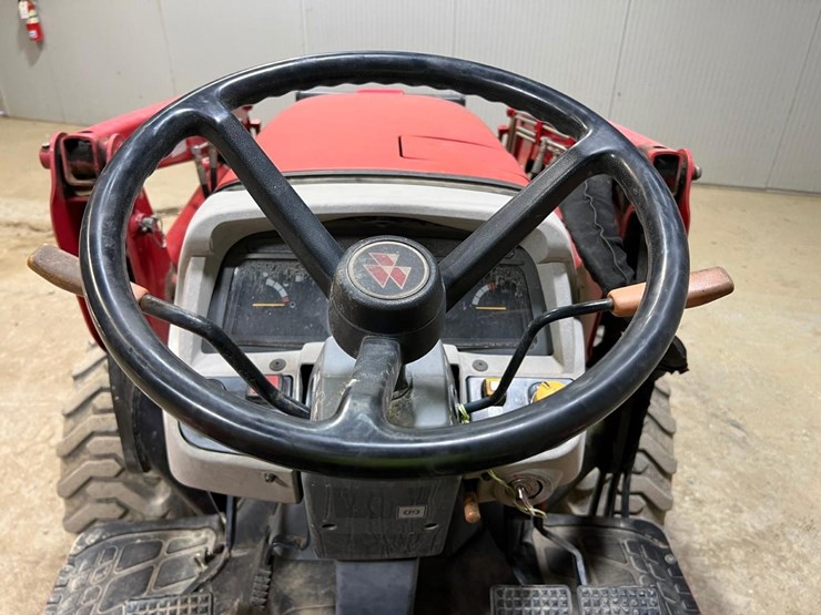 massey-ferguson-1533-image-23