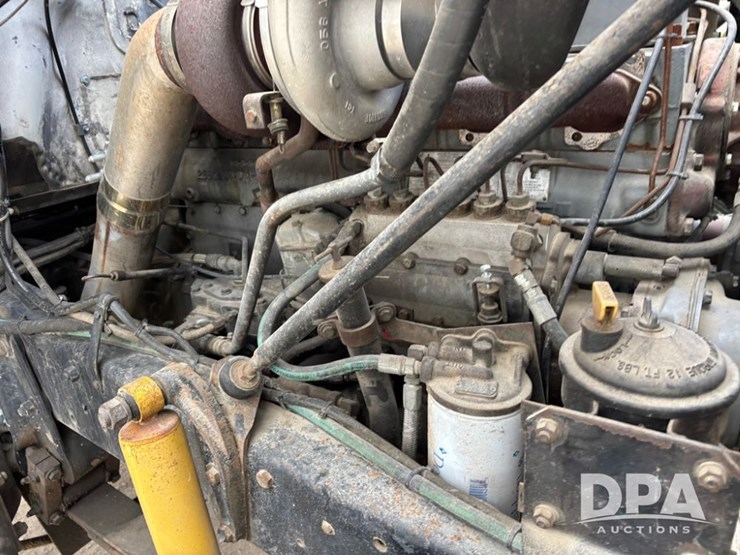 1985-mack-r686st-image-31