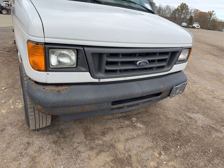 2005-ford-econovan-image-22