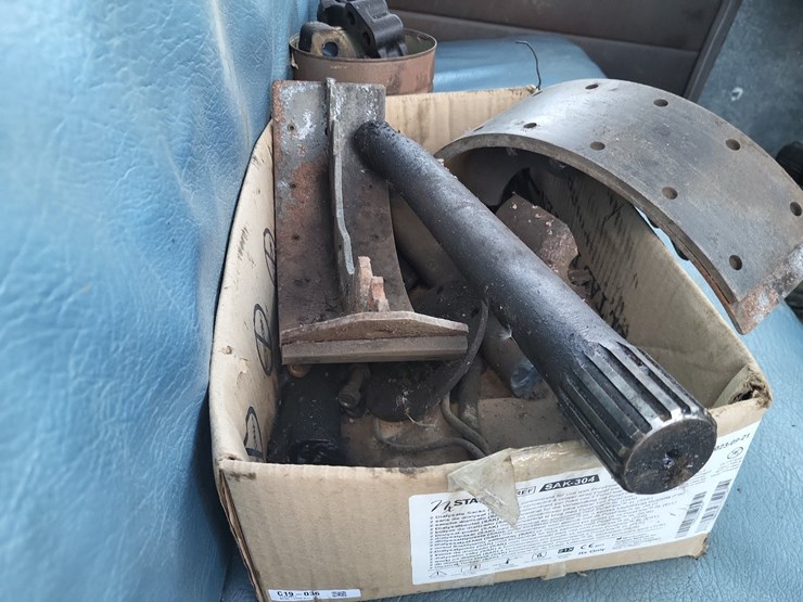 1953-gmc-354-24-round-top-cab-single-axle-grain-truck--needs-axle-shaft-image-54