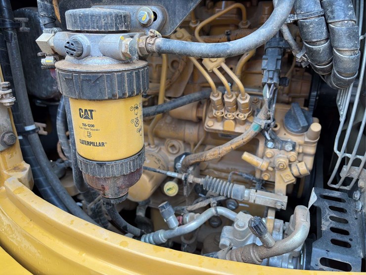 2023-caterpillar-303-image-31