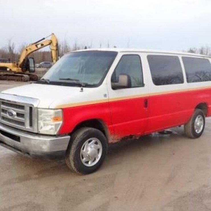 2010 FORD E350 XLT