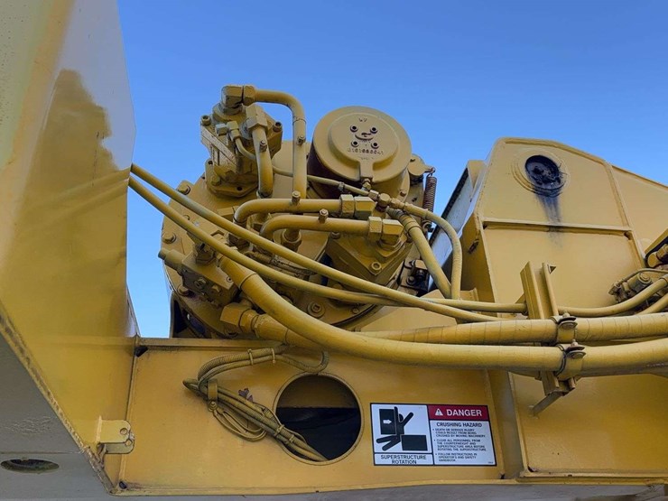 1993-grove-tms700b-image-22