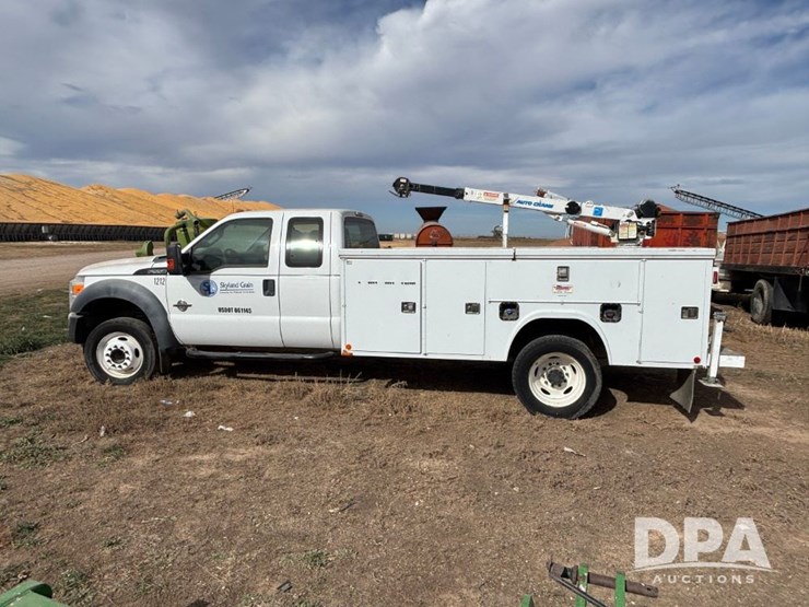 2011-ford-f550-image-14