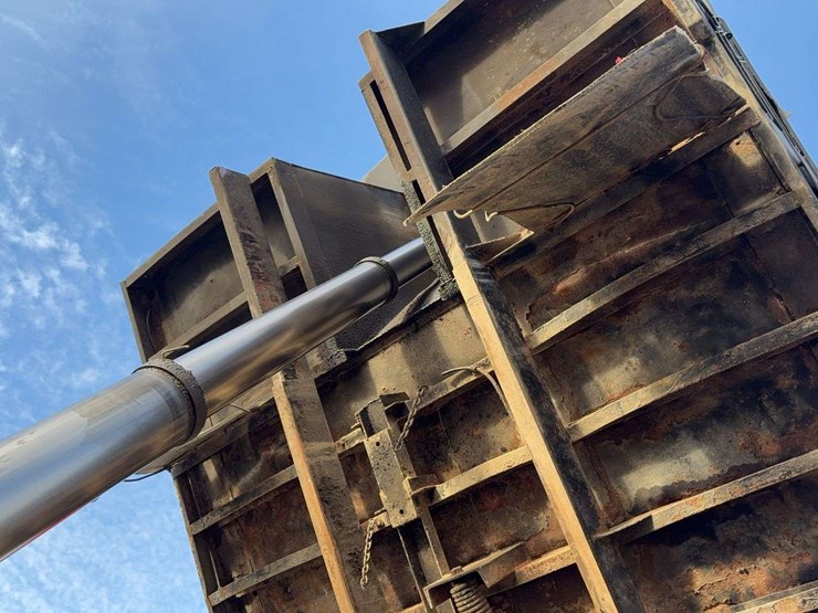 1999-mack-cl713-image-49