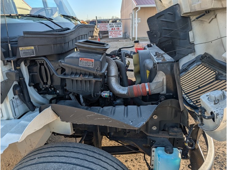 2016-international-durastar-4300-image-13