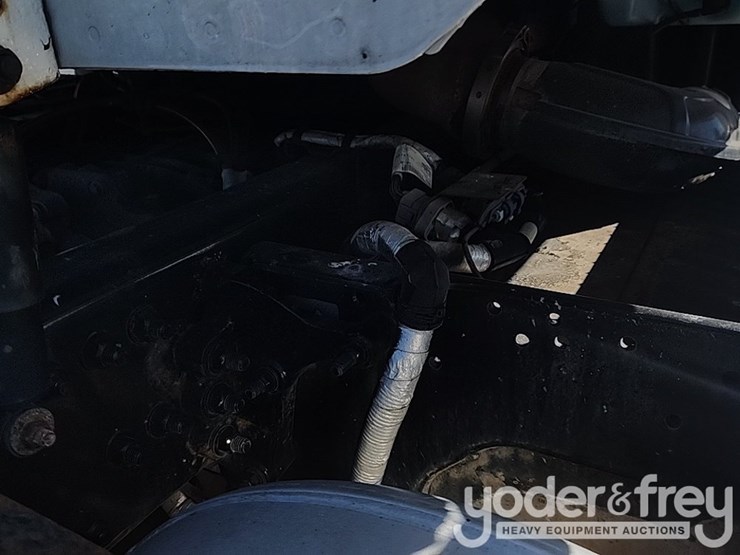 2018-freightliner-cascadia-125-image-31