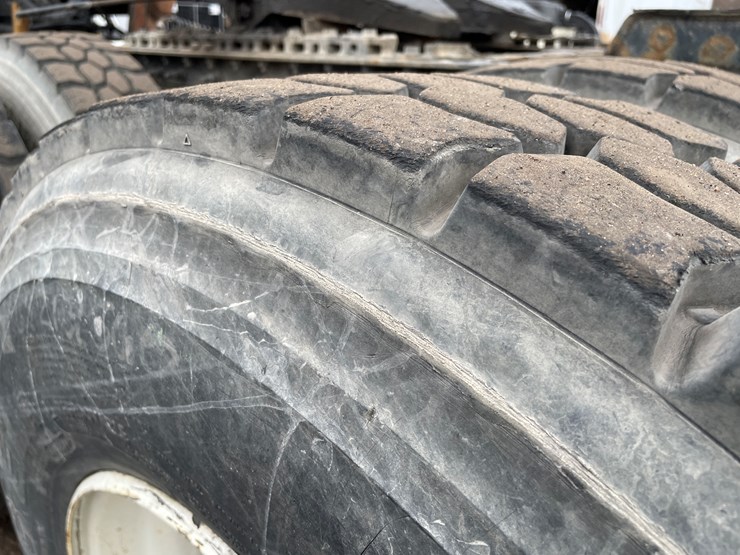 #1054-•-2015-international-tandem-axle-day-cab-semi-tractor-(has-wi-title)-image-24