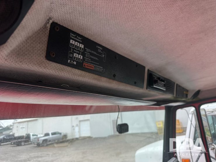 freightliner-fl80-image-10