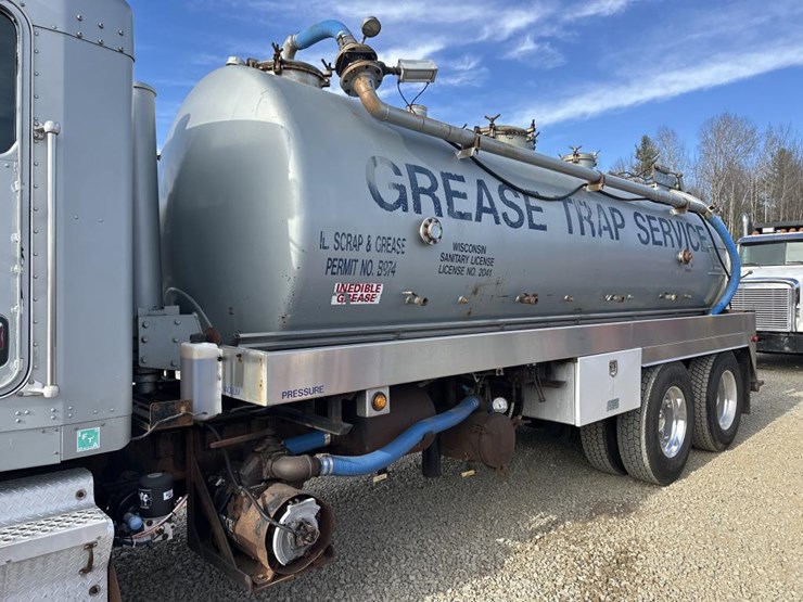 2005-kenworth-t800-image-13