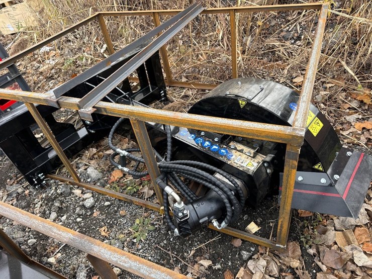 new-topcat-co-hd-hydraulic-skidloader-stump-grinder-attachment-model-ecssstg200-image-1