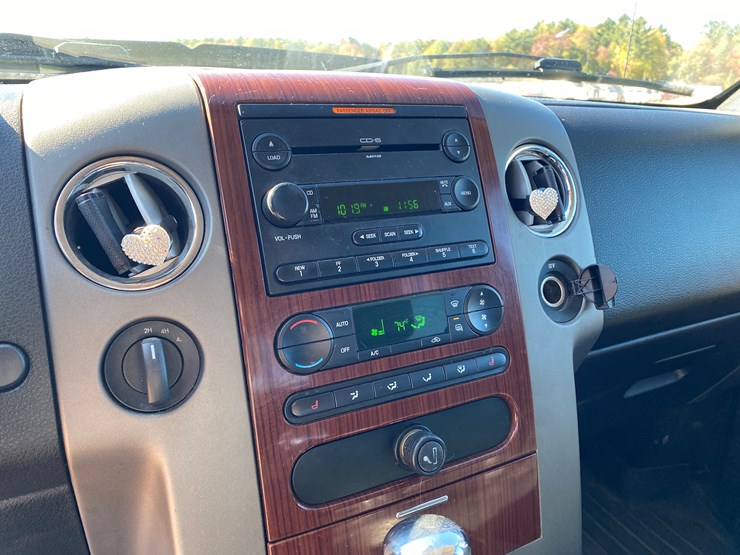 ford-f150-lariat-image-33