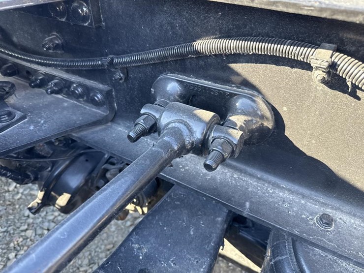 2012-peterbilt-389-image-58