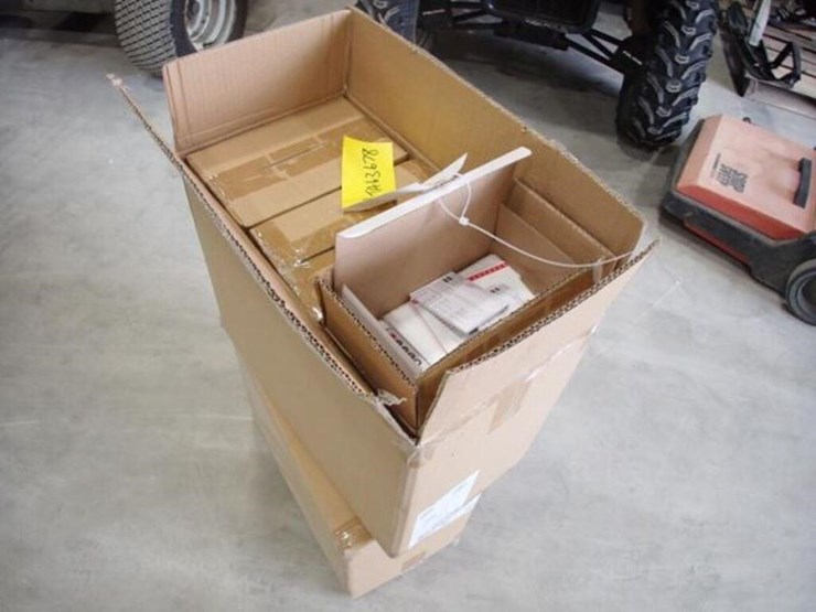 qty-of-(2)-boxes-of-4-in.-clear-glass-ball-lights-image-4