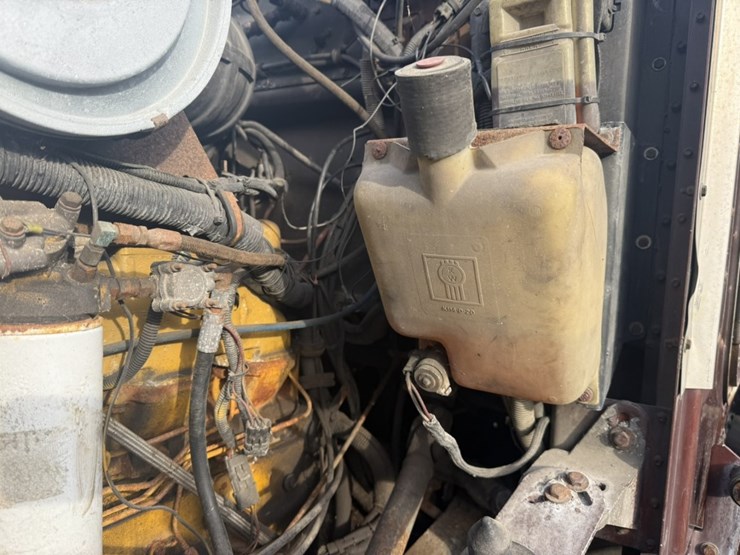 1989-kenworth-t600-image-10